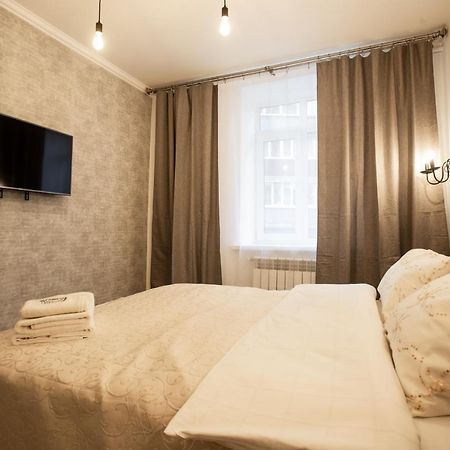 Ultra Lux 3 Rooms Apartment Near Arena City Kiev Exterior foto
