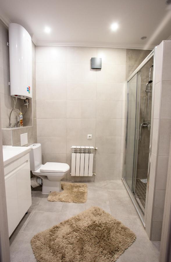 Ultra Lux 3 Rooms Apartment Near Arena City Kiev Exterior foto