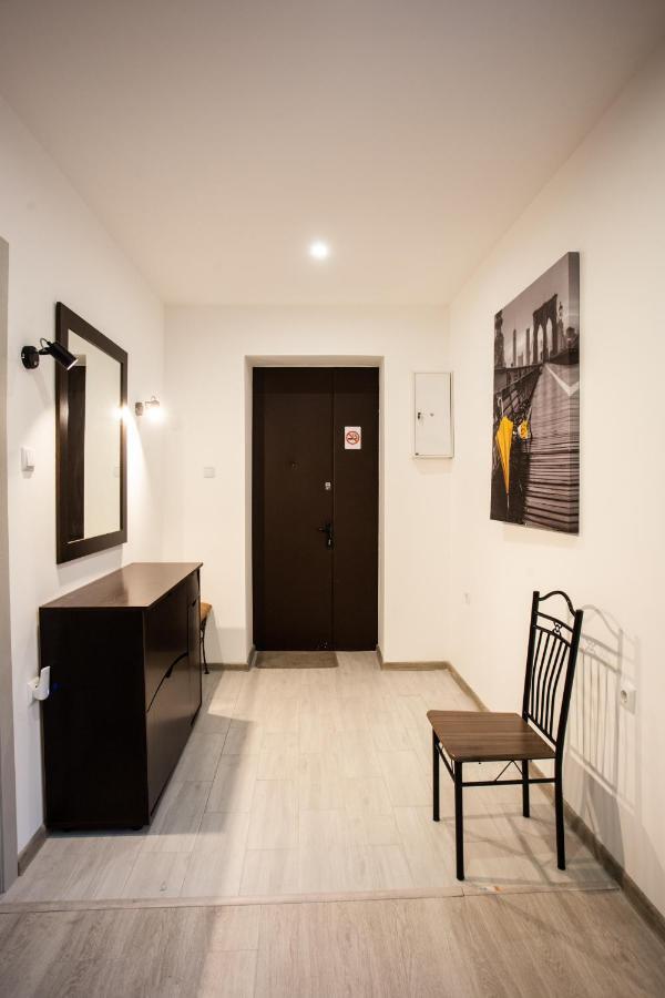 Ultra Lux 3 Rooms Apartment Near Arena City Kiev Exterior foto