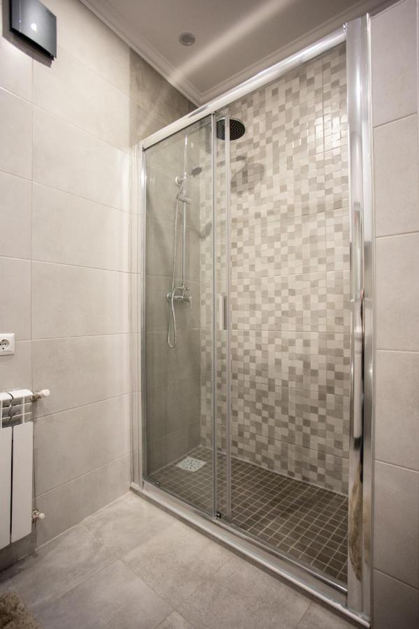 Ultra Lux 3 Rooms Apartment Near Arena City Kiev Exterior foto