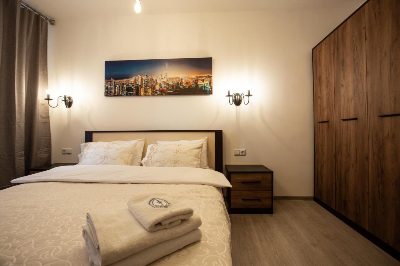 Ultra Lux 3 Rooms Apartment Near Arena City Kiev Exterior foto